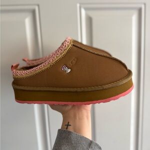 UGG Women's Tan and Pink Cozy Slippers